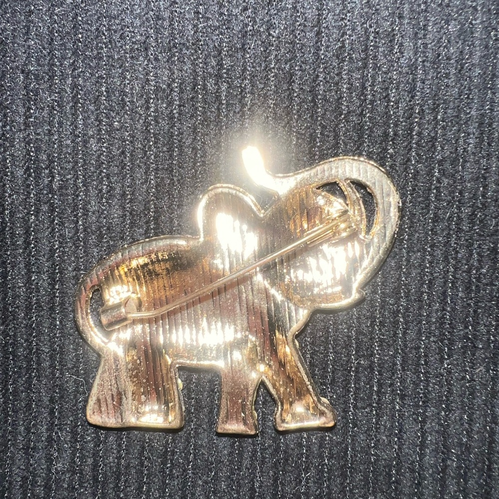 Silver Elephant pendant with Rhinestones - Picture 2 of 4